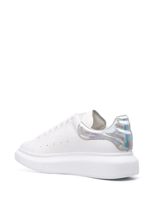 Alexander McQueen Basses basses"Oversized" grises à effet holographique - LECLAIREUR