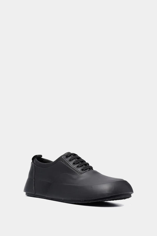 Black leather and rubber low-top sneakers
