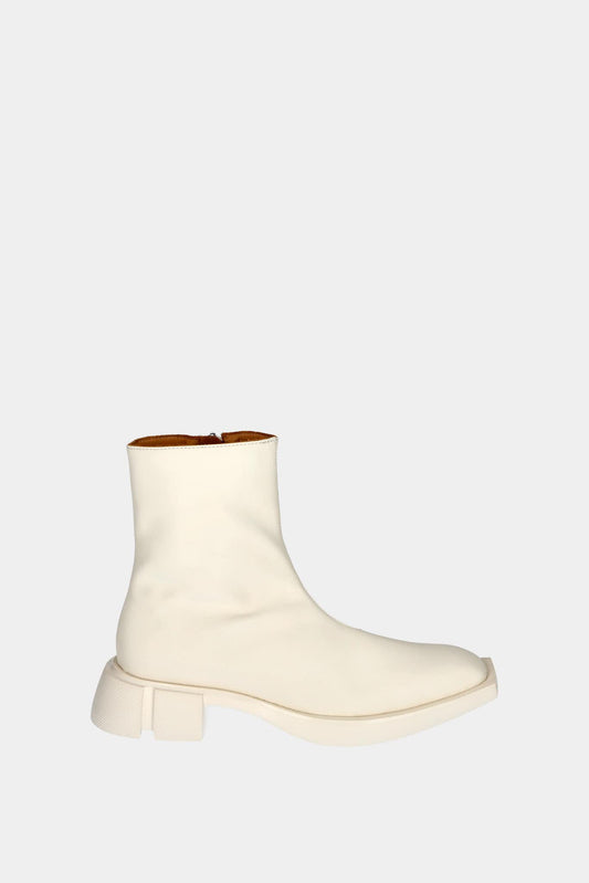 Both ankle boots "Gang" in white nylon 