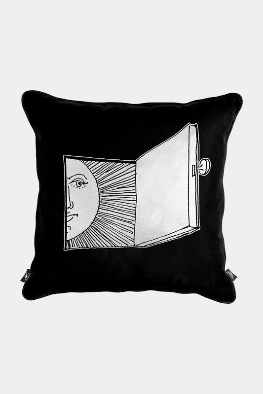 White and black cushion Solingo