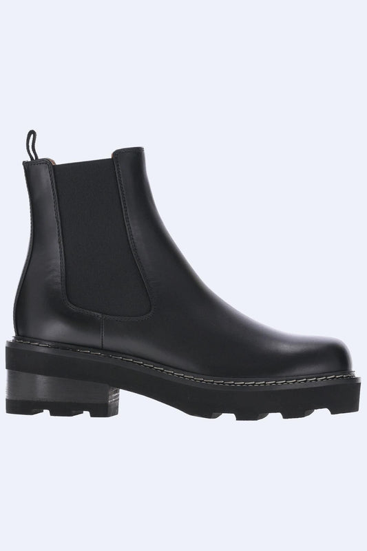 Gabriela Hearst Chelsea Boots "JIL" in black leather