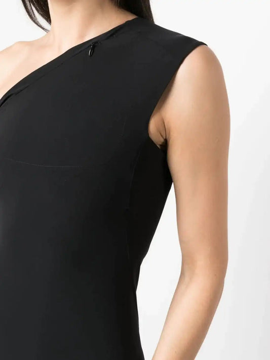 Johanna Parv Black dress with bare shoulder