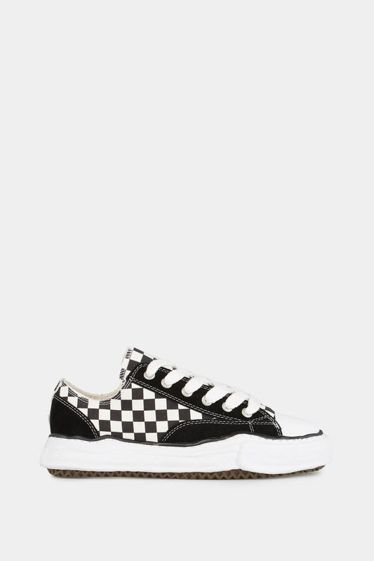 Maison MIHARA YASUHIRO Low-top sneakers with black and white checkered pattern