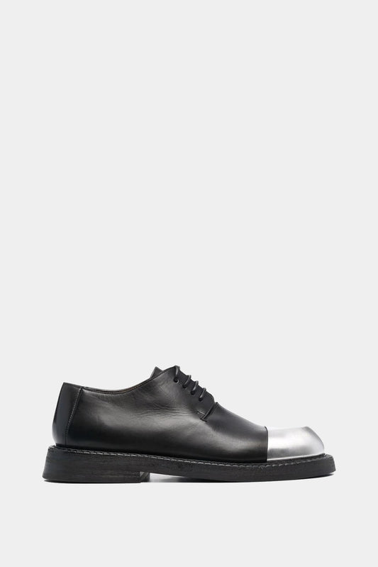 Black leather derby shoes with round toe in contrasting metal