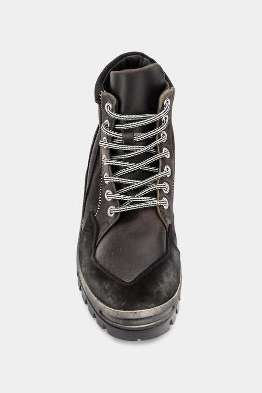 Premiata Chaussures à détails usés en cuir noires - LECLAIREUR
